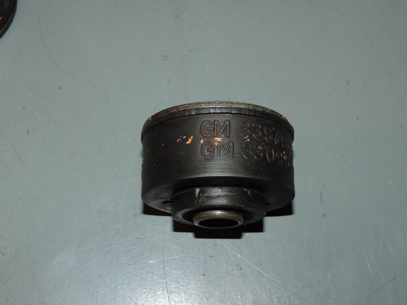 GM 330951 body bushing G-body NOS