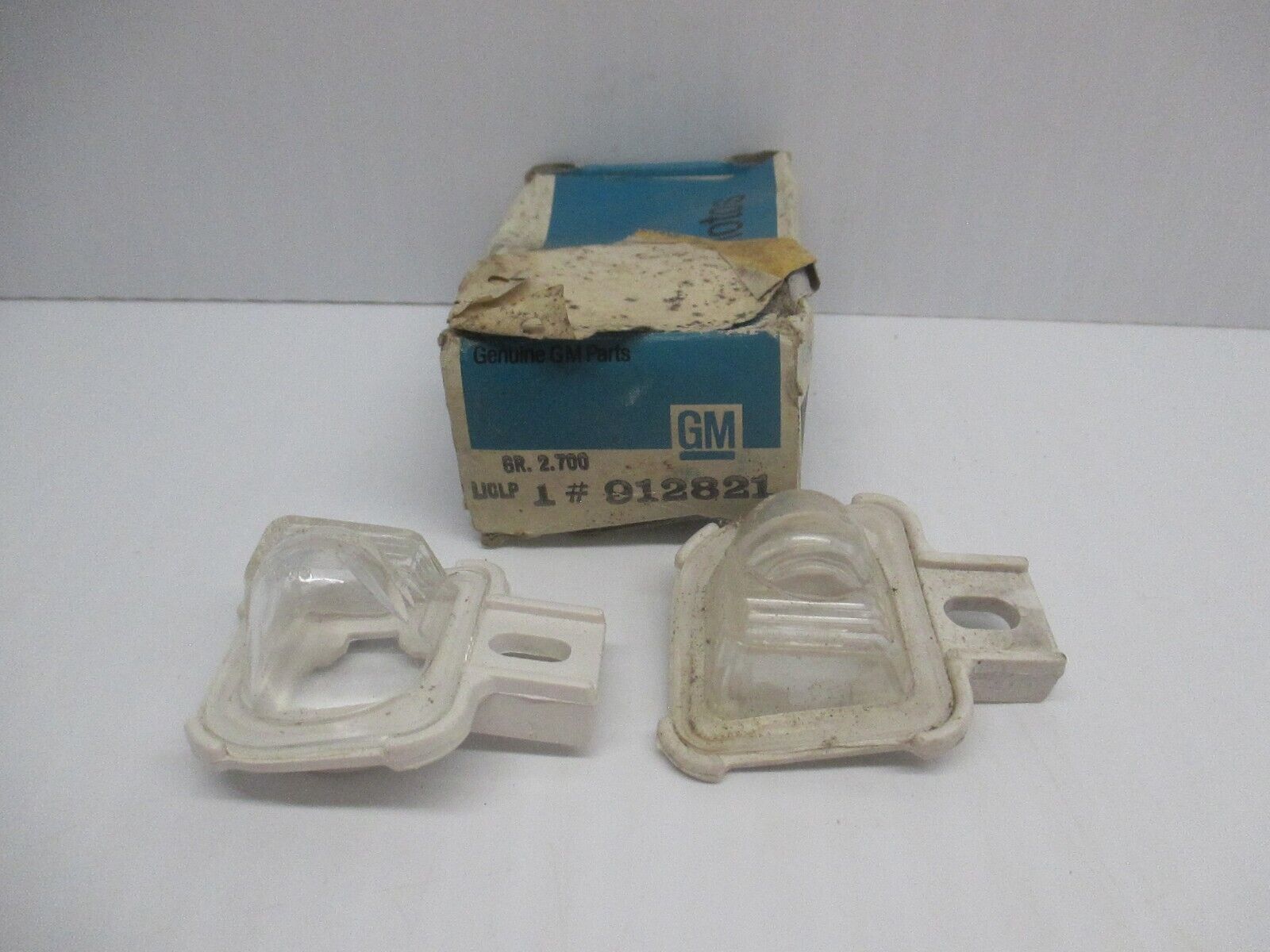 NOS 1980’S BUICK REGAL OLDS CUTLASS  LICENSE PLATE LIGHT LENSES GM#912821 G BODY