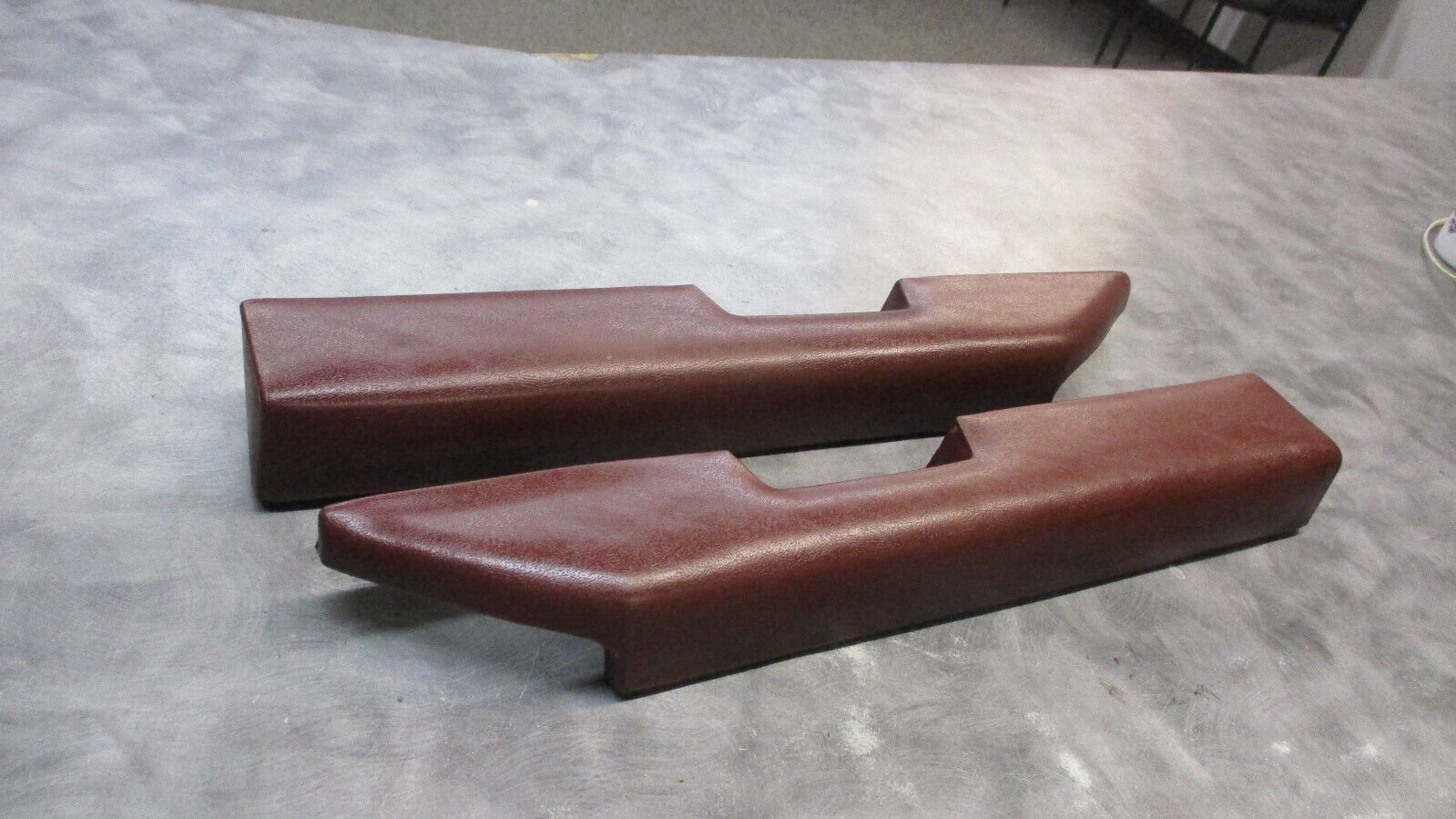 1978-1988 G-BODY MALIBU CUTLASS MONTE-CARLO FRONT DOOR PANEL ARMREST MAPLE RED