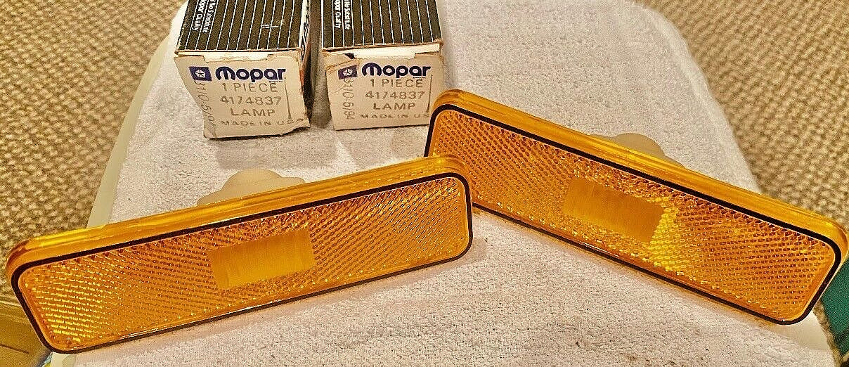 NOS 1984 – 1991 G BODY MOPAR FRONT SIDEMARKER LAMPS 3587437