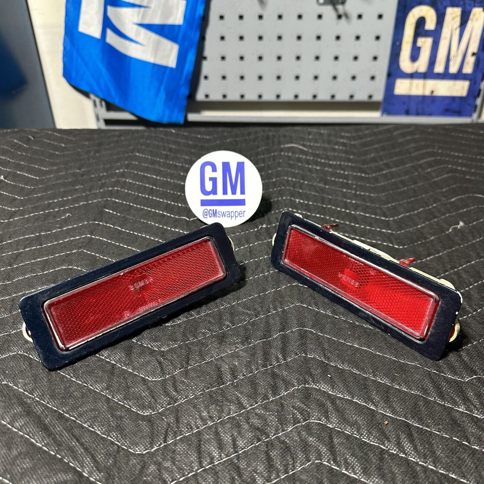 78-80 Oldsmobile Cutlass Cutty G-Body Rear Marker Light Lenses Pair RED 5969596