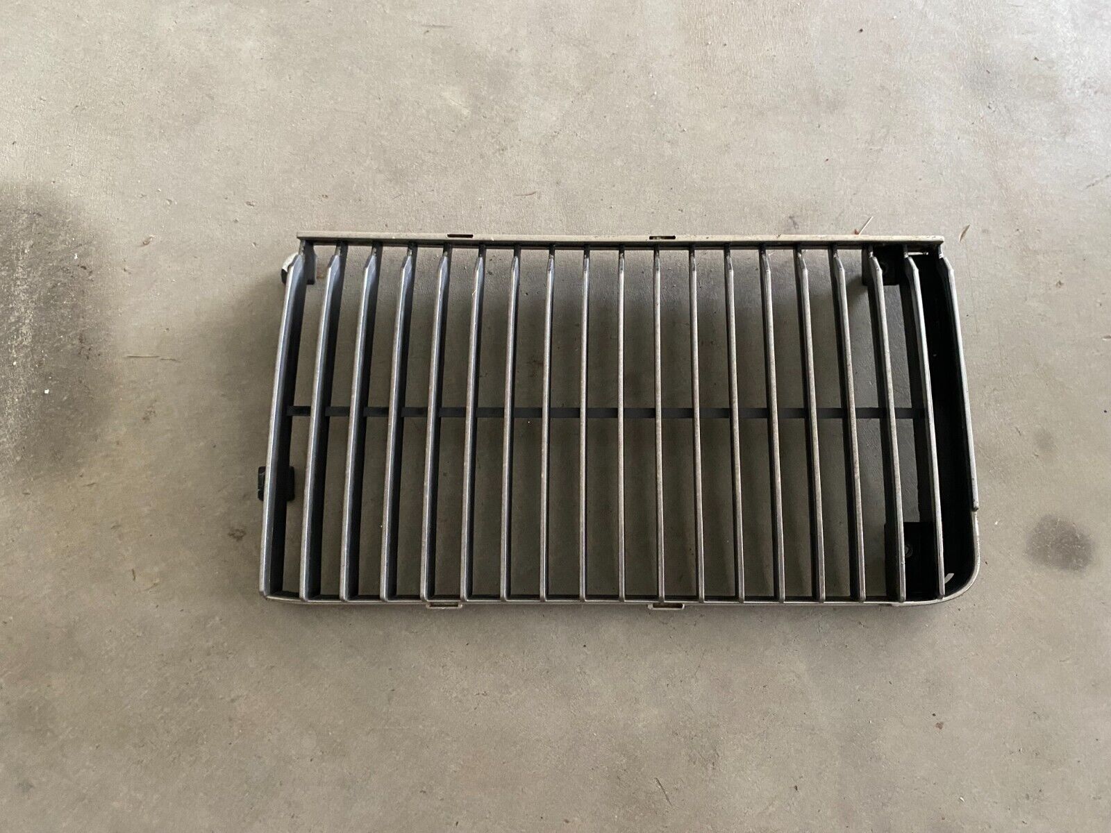 87 – 88 CUTLASS SUPREME 442 SALON BROUGHAM EURO LH GRILLE G BODY