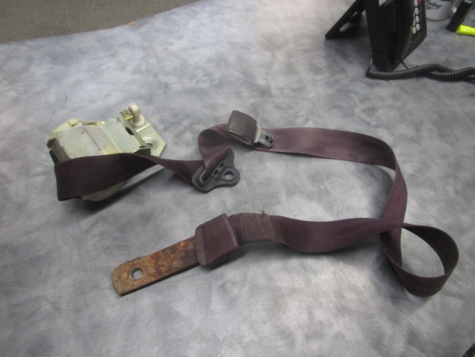 1981-1988 G-BODY CUTLASS MONTE-CARLO REGAL SEAT BELT RIGHT SIDE BURGUNDY