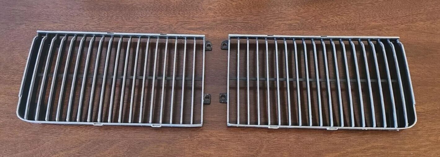 1987- 1988 OLDS CUTLASS SUPREME 442 CALAIS SALON BROUGHAM RWD EURO  GRILLS SET