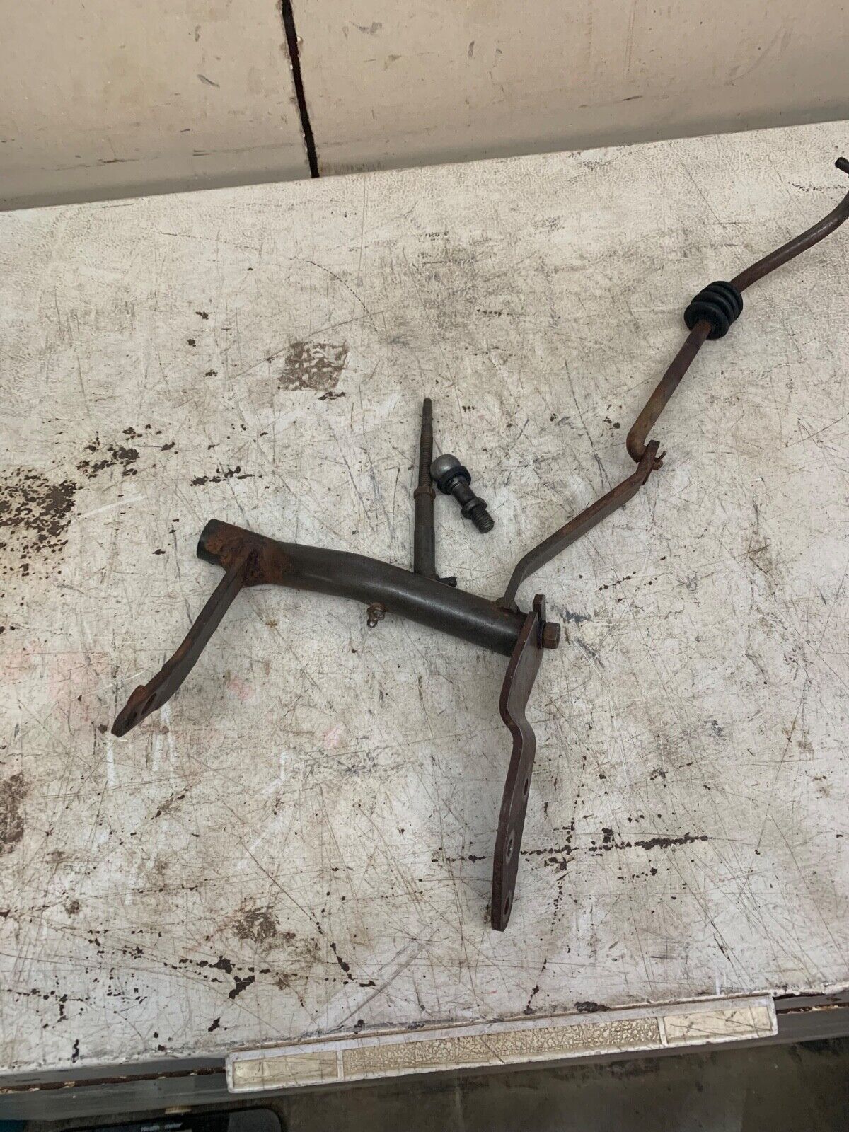 1978-88 GM G-BODY 4 SPEED BELL CRANK Z BAR ASSEMBLY