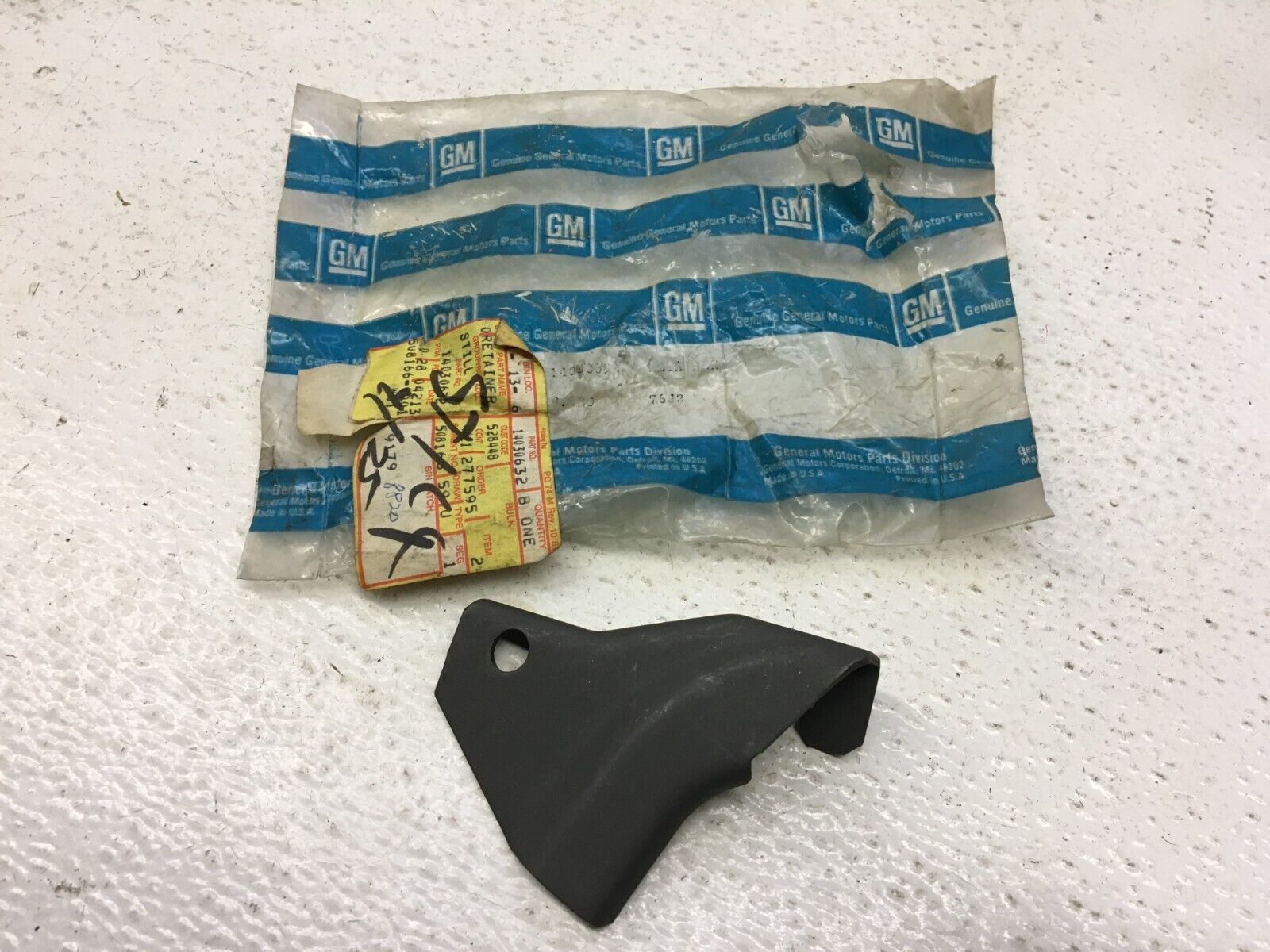 GM NOS 1982-88 G Body Jack Stowage Retainer 14030632 Regal Monte Carlo El Camino