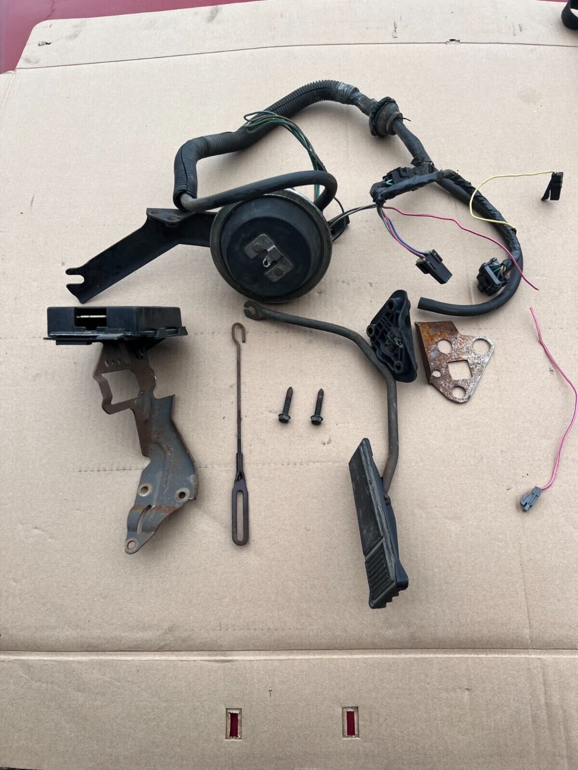 82-88 Monte Carlo SS G-Body Cruise Control Setup Servo Bracket Wiring ...