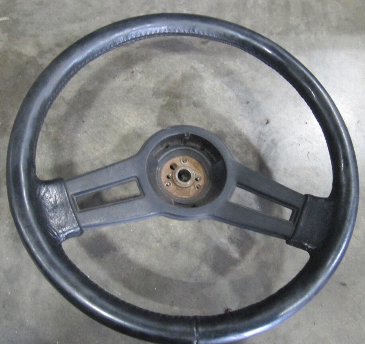 1985-88 G-BODY STEERING WHEEL BLACK EXCELLENT OEM ORIGINAL PART!!!