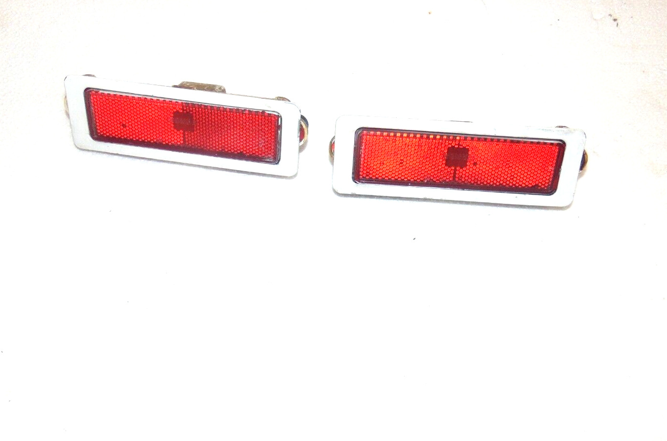 Rear side marker  lights with bezels pair 78 79 80 Cutlass