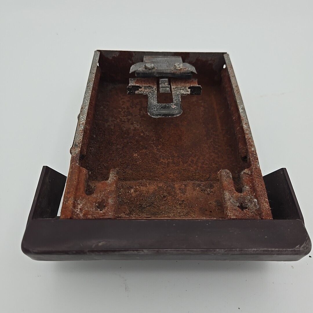 1978 – 1988 Chevy Monte Carlo G Body Cutlass Malibu Dash Ashtray GM Maroon