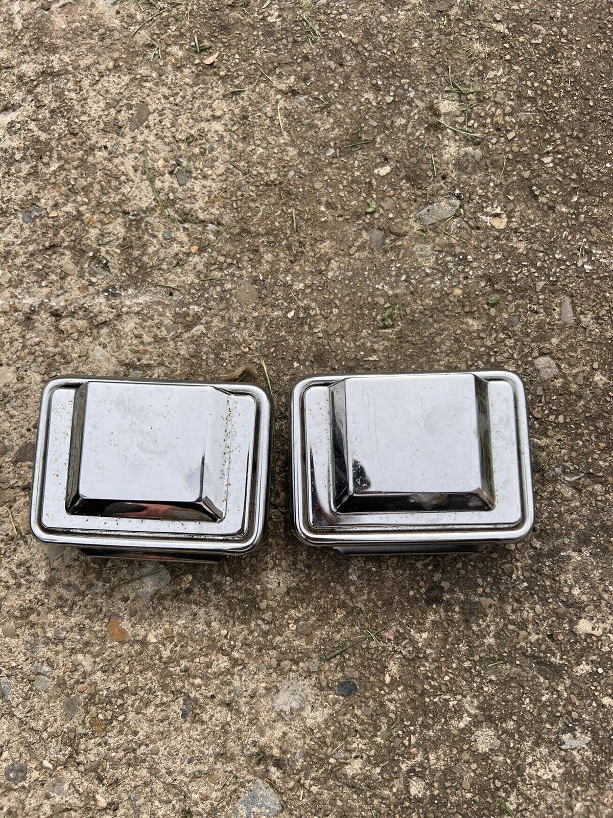 1978-1988 G-BODY MALIBU CUTLASS MONTE-CARLO REAR ASHTRAY PAIR