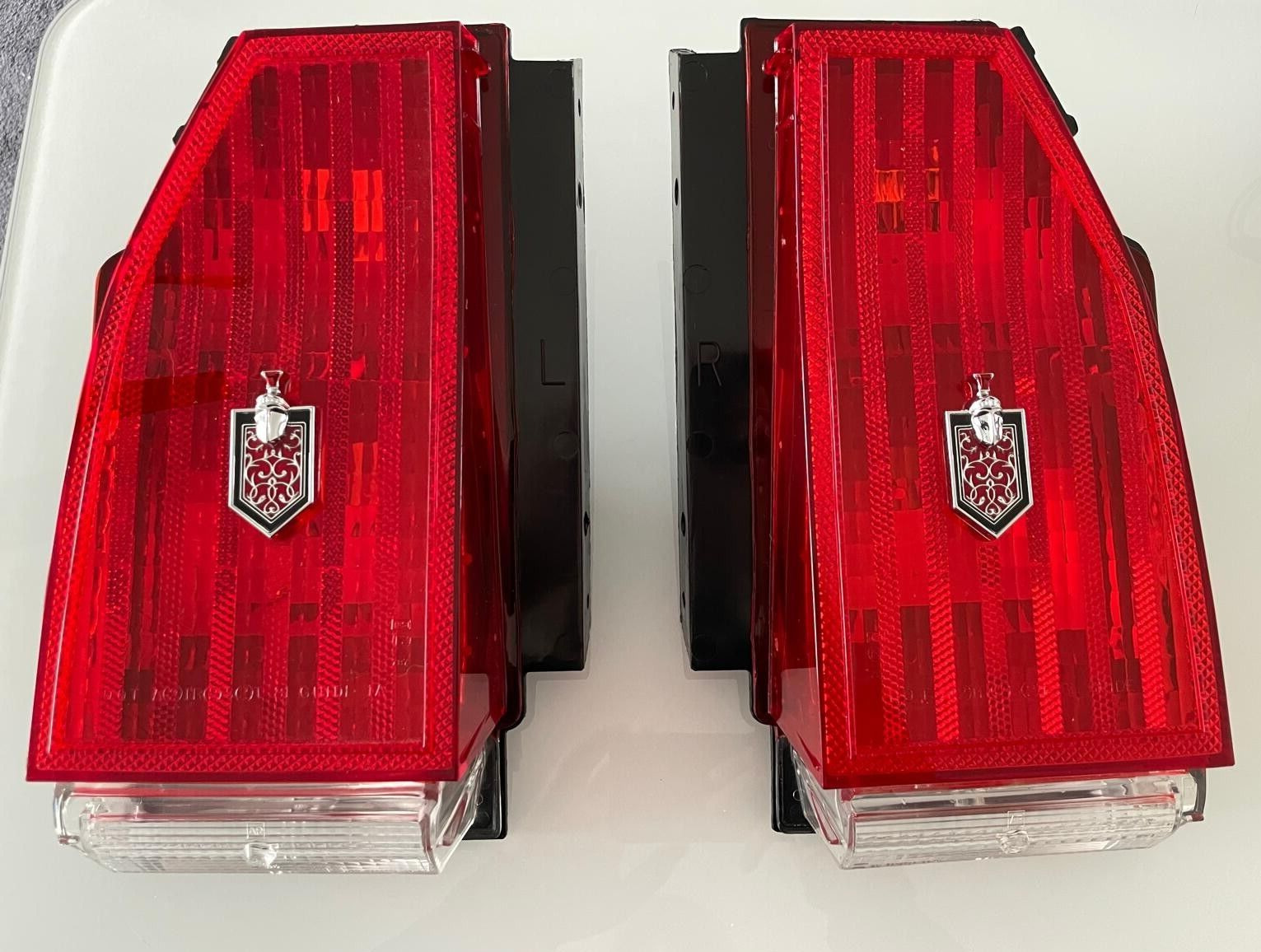 1981-1986 Monte Carlo Rear Tail Lamp Lens Set with Emblems