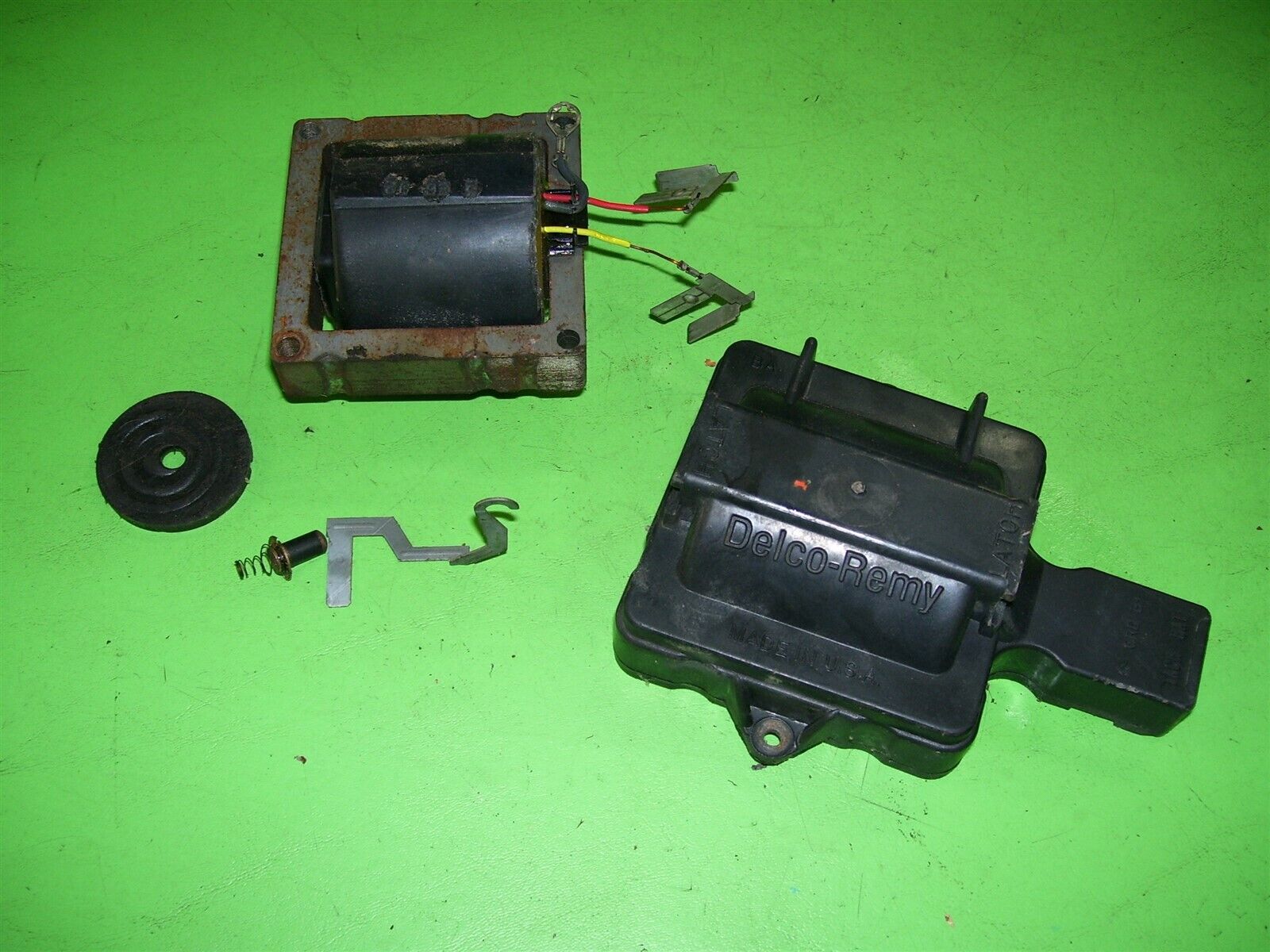 1984 85 86 87 Monte Carlo SS G-Body V8 5.0 HO Ignition COIL & COVER HEI